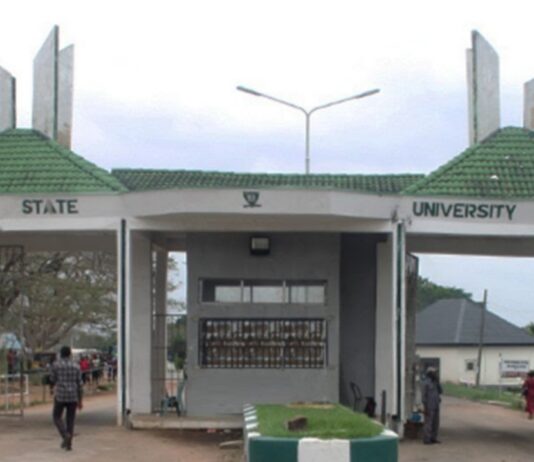 IMSU suspends Lecturer for slapping a Medical Lab. Science Student